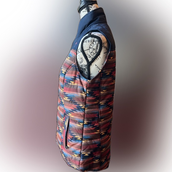 NWT Ariat Crius Insulated Vest-MIRAGE PRINT - Picture 3 of 11